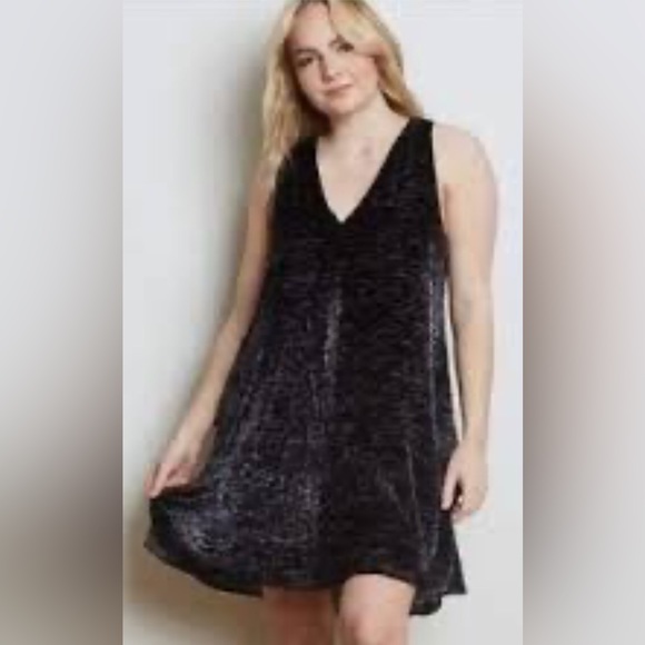 Aritzia Dresses & Skirts - Aritzia Wilfred Free Devore Burnout Velvet Dress Dark Purple with Black Slip